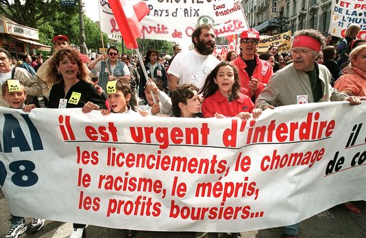 Manifestation de comités de chômeurs à Marseille, le 1er mai 1998. ANNE-CHRISTINE POUJOULAT / AFP