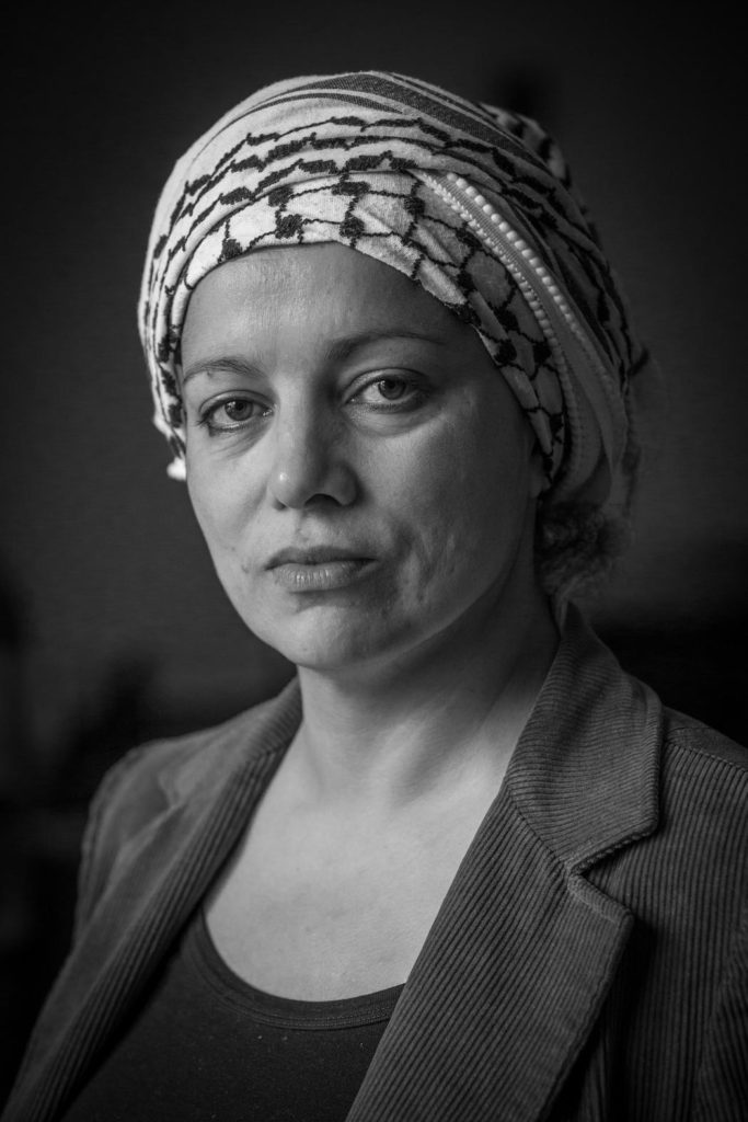 L'essayiste et militante Houria Bouteldja, régulièrement taxée d'islamo-gauchisme. Photo de Claude Truong-Ngoc, via Wiki Commons.