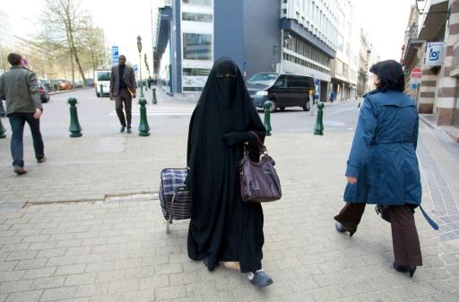 niqab hijab voile islamique burqa CEDH droit