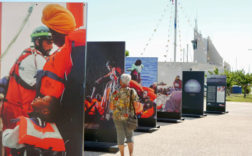 SOS Méditerranée affiche des photos de sauvetage en mer à Port Camargue